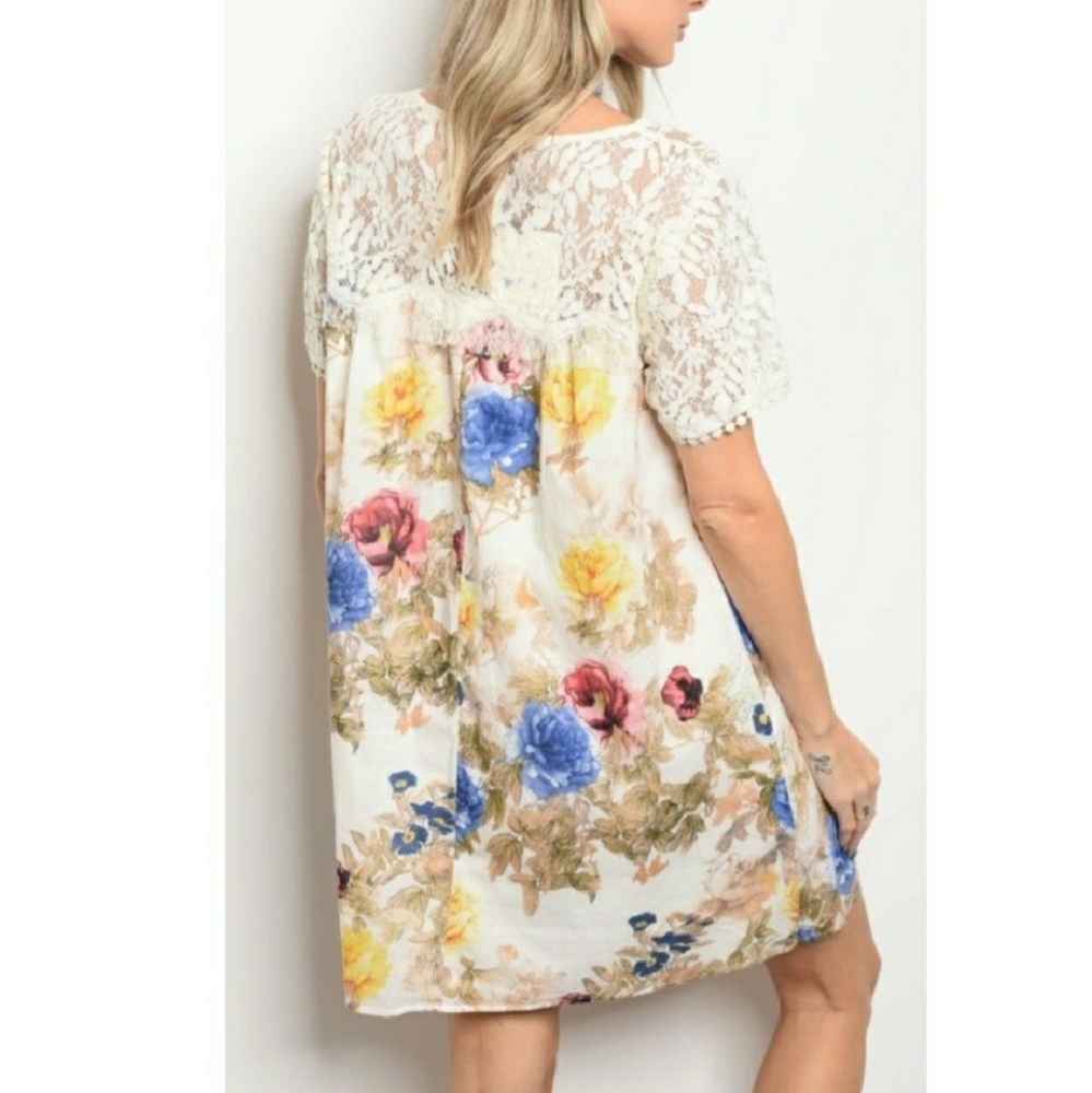 🌸Boutique floral lace dress🌸 HOST PICK🎉 - Picture 2 of 2